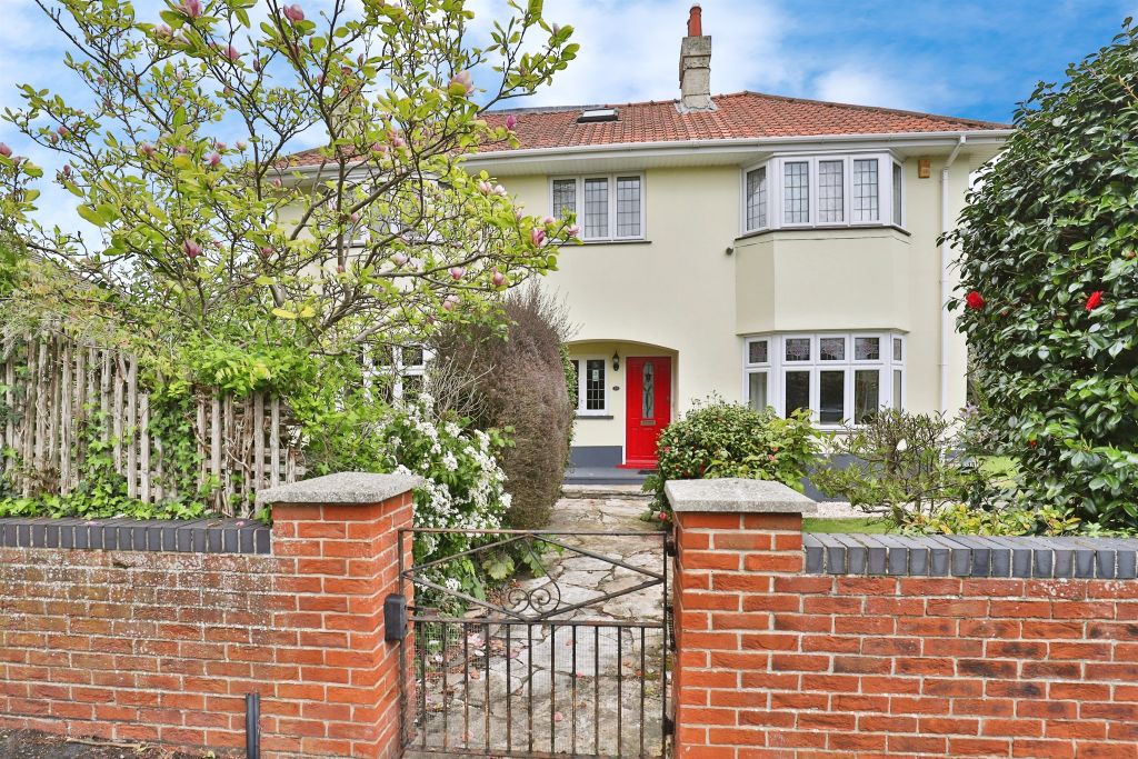 Property photo 1 of 17