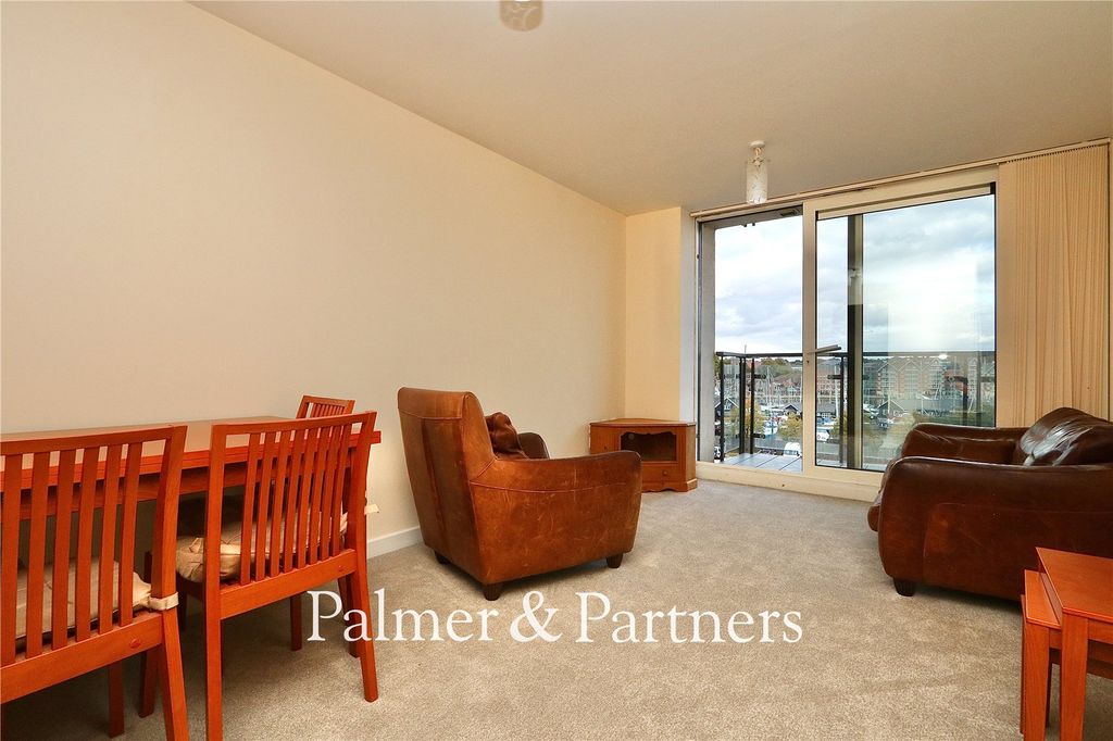 Property photo 2 of 18 Picture No. 13