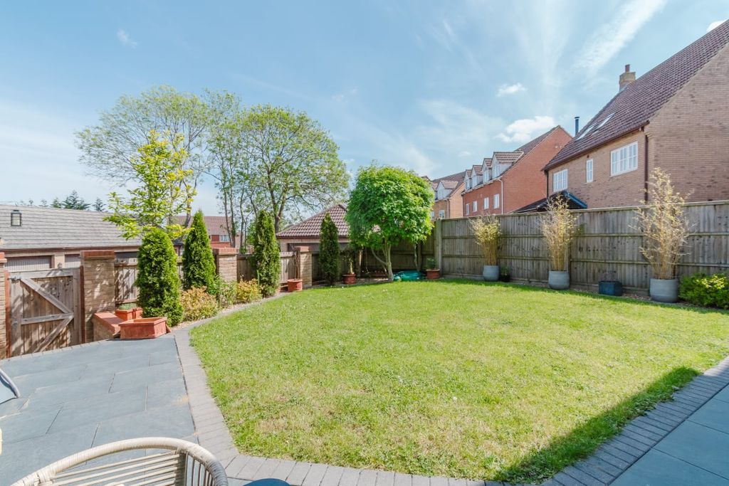 Property photo 2 of 13