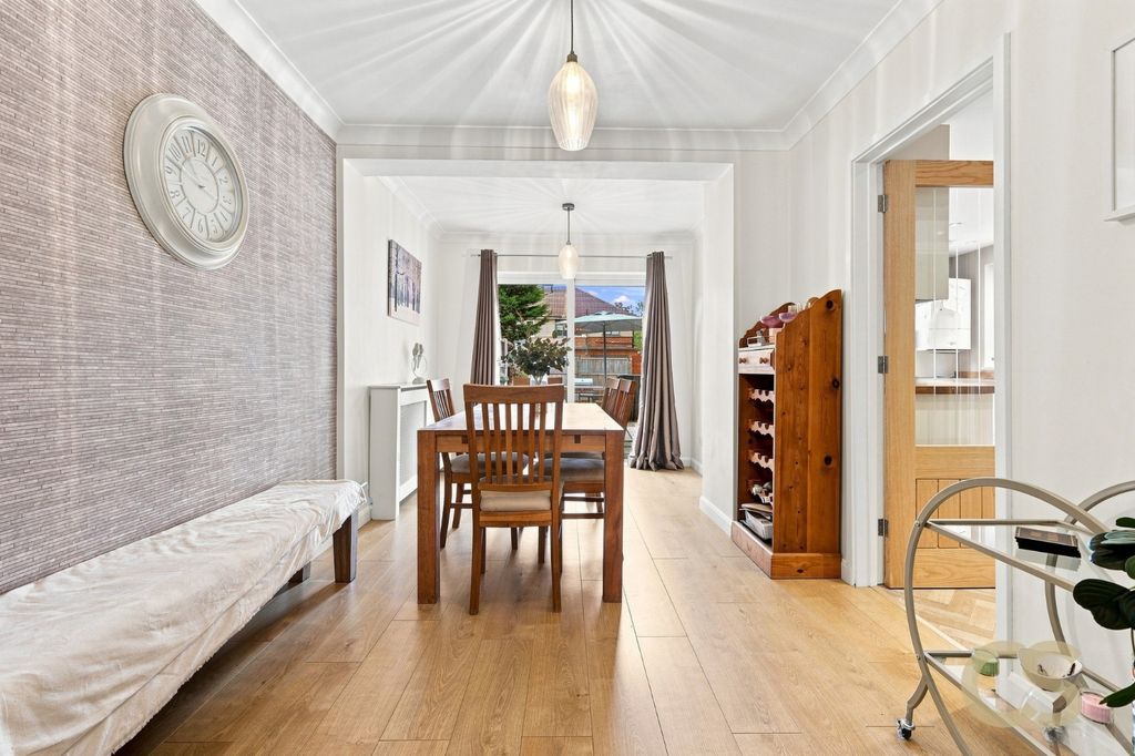 Property photo 3 of 22 5417895
