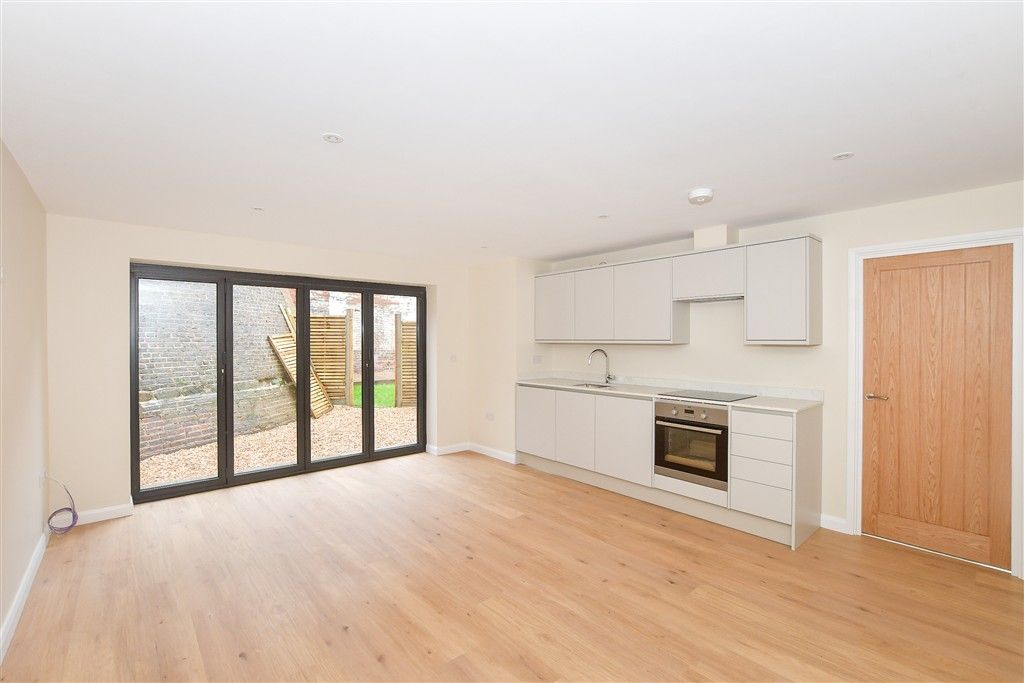 Property photo 3 of 10 Kitchen/Lounge/ Diner