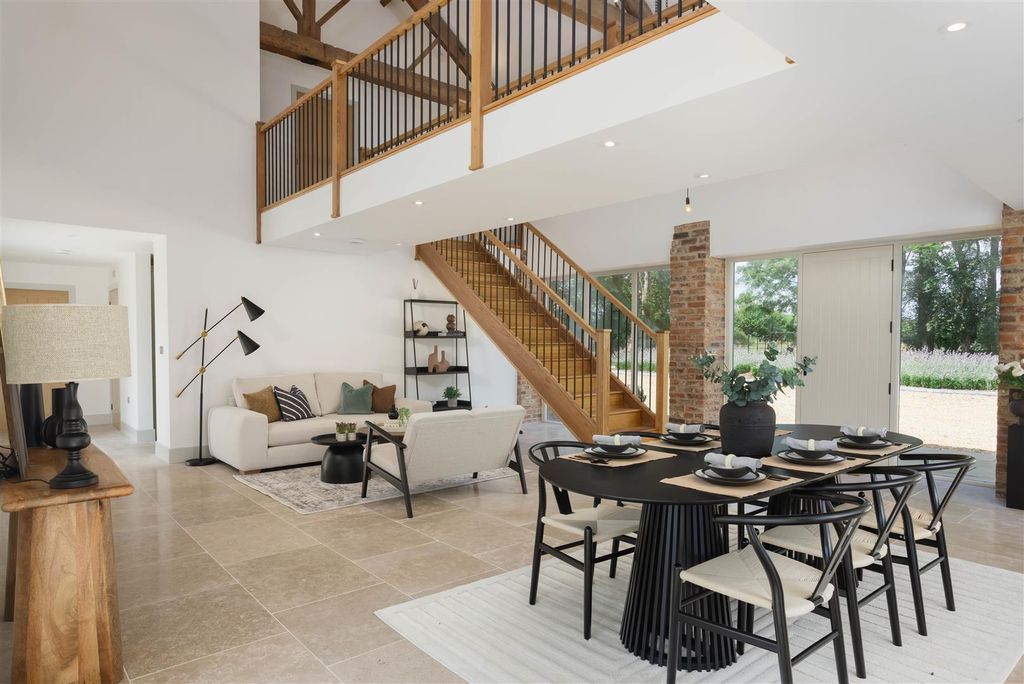 Property photo 3 of 19 00005.Jpg