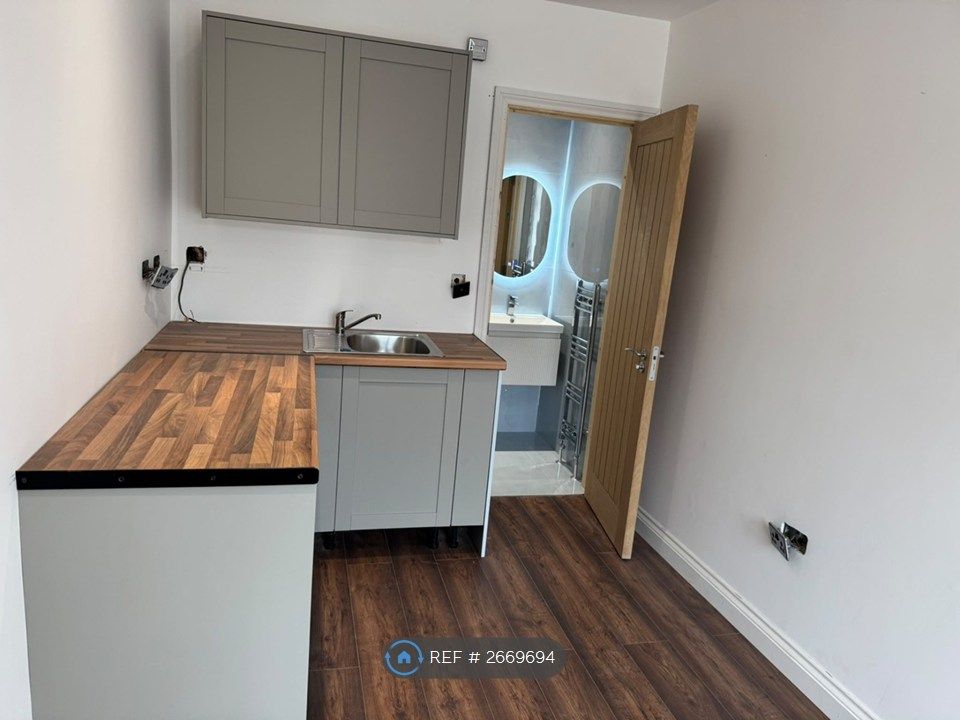Property photo 1 of 3