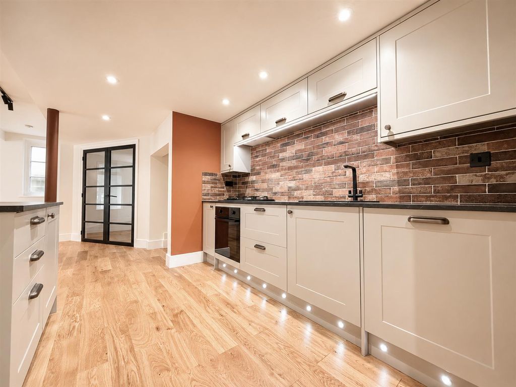 Property photo 2 of 16 Kitchen