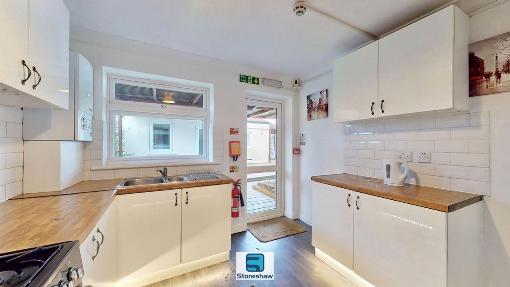 Additional image 13 of 7 bed end terrace house for saleSt. Georges Road, Dagenham RM9