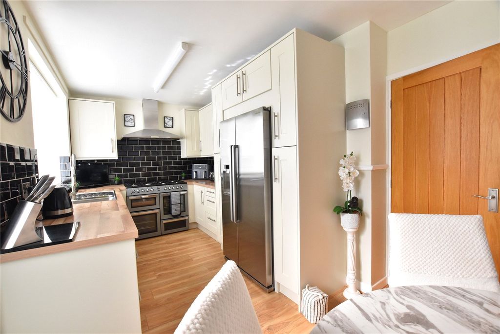 Property photo 3 of 26 Picture No. 35