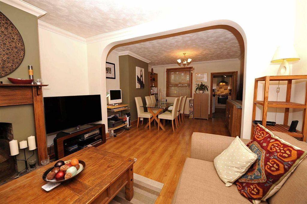 Property photo 3 of 11