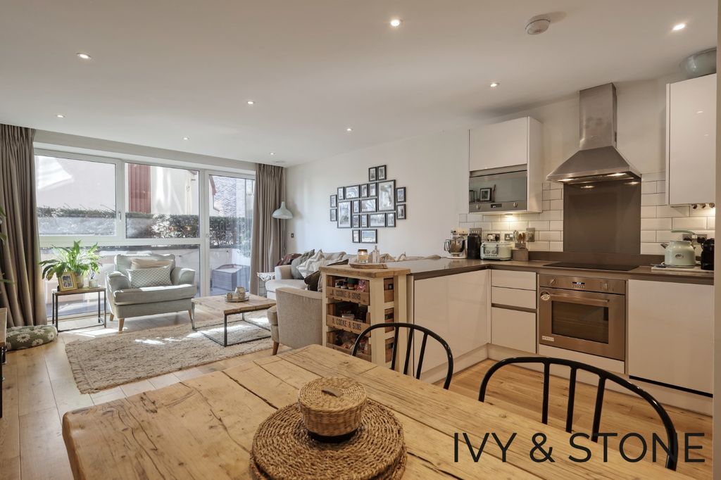 Property photo 1 of 22 3991371