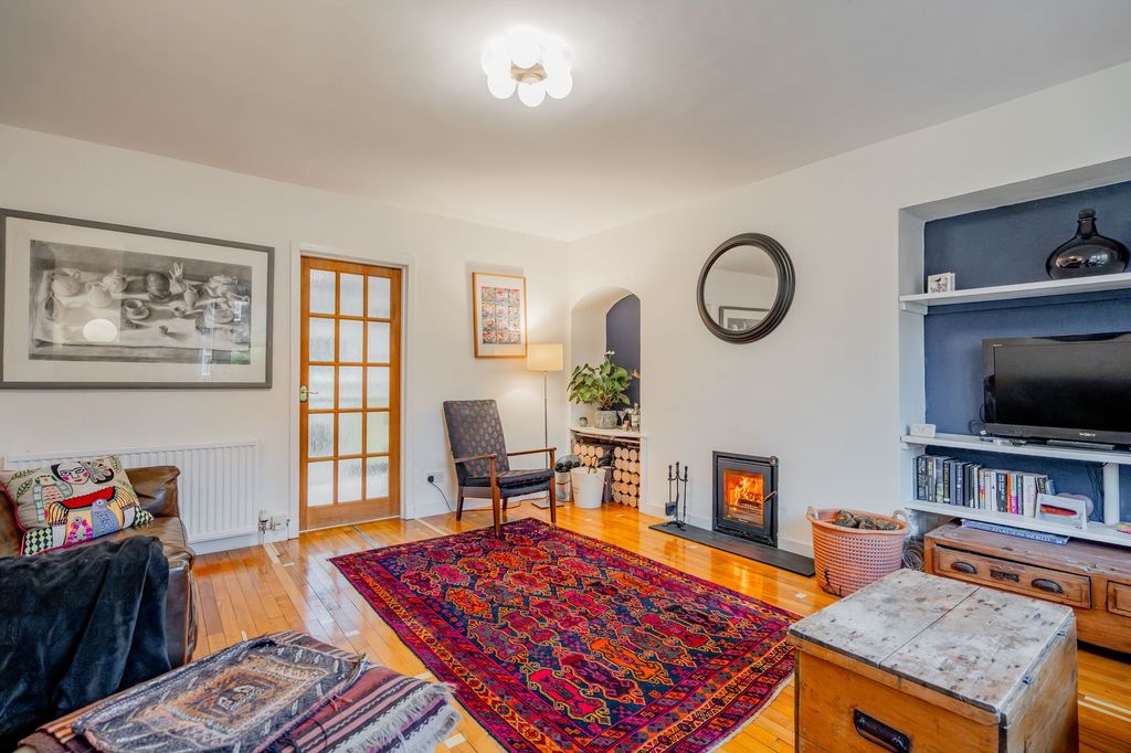 Property photo 3 of 18