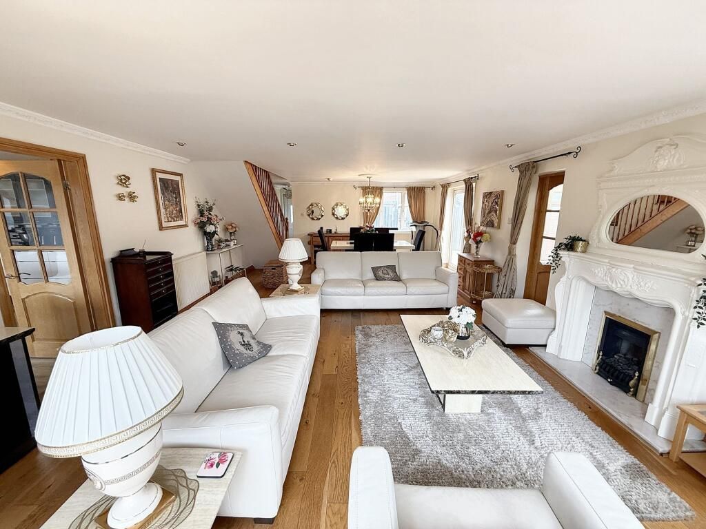 Property photo 3 of 32