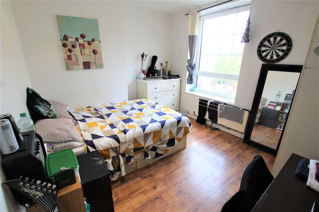 Property photo 3 of 6 Picture No. 02