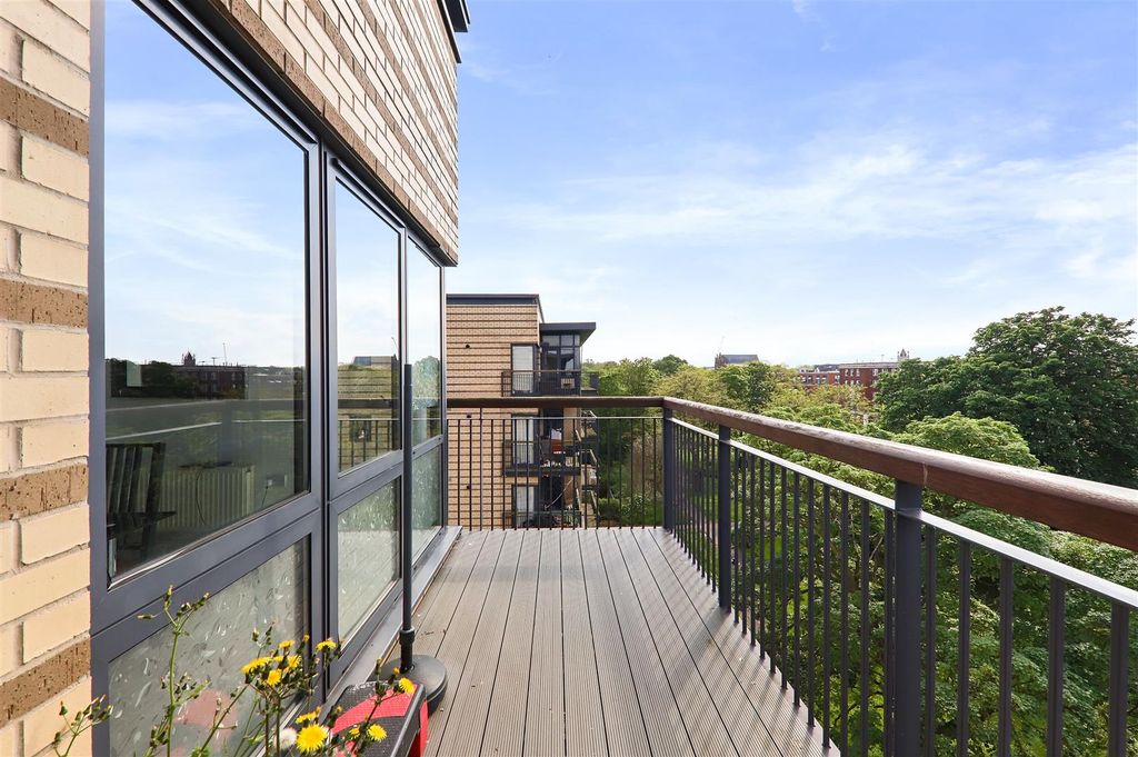 Property photo 3 of 15 15-58d5Jhmim - 19 Gale House - 45 (1).Jpg