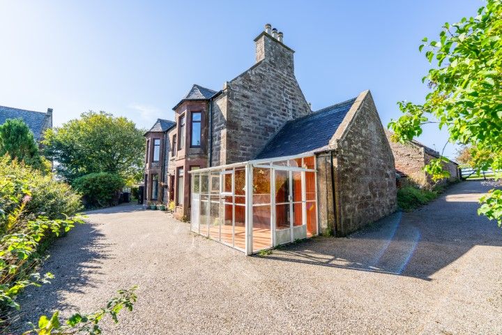Property photo 2 of 30