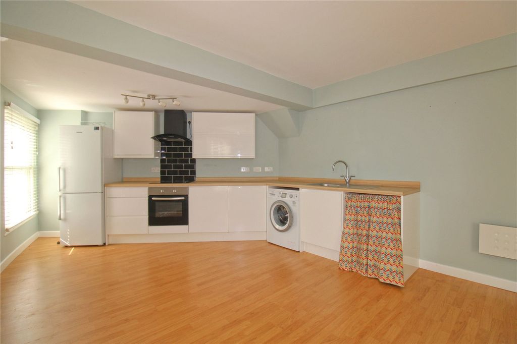 Property photo 3 of 10 Picture No. 05