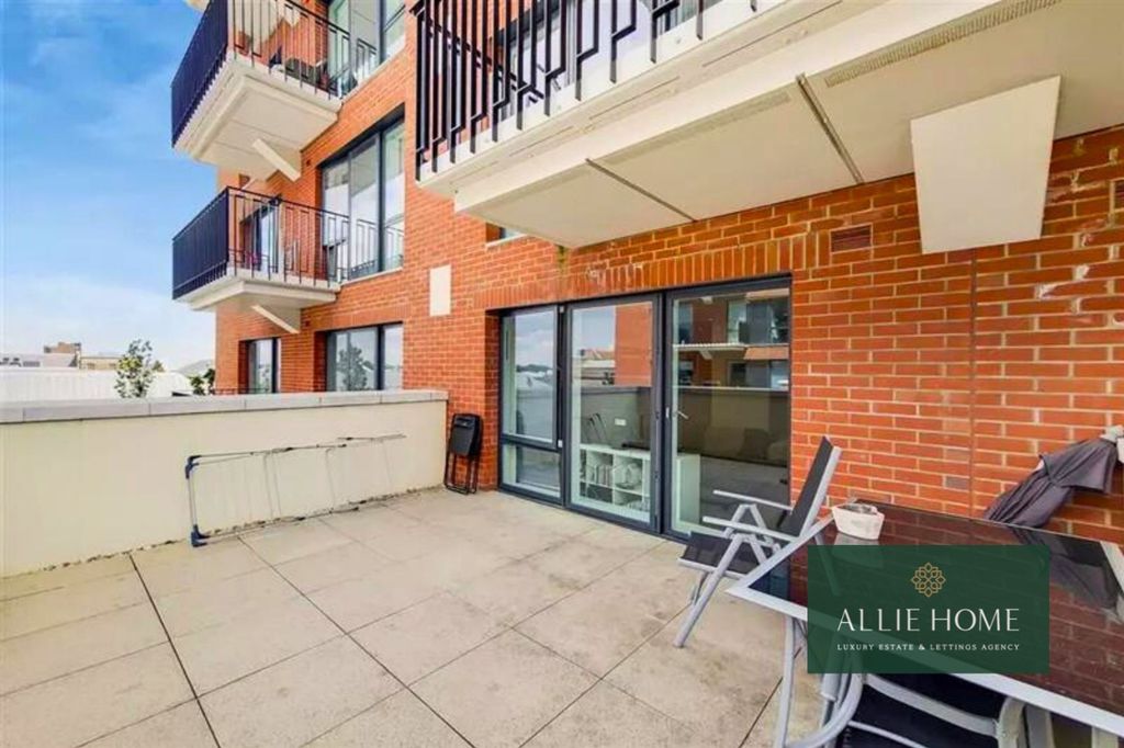 Property photo 3 of 13