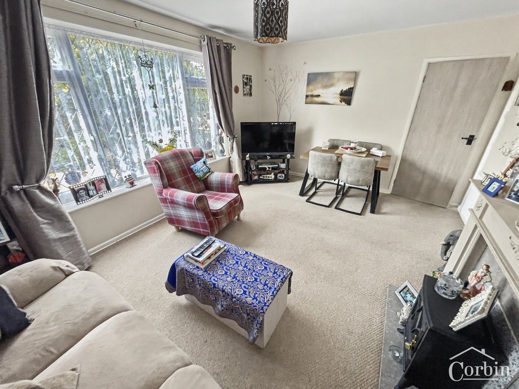 Property photo 3 of 13