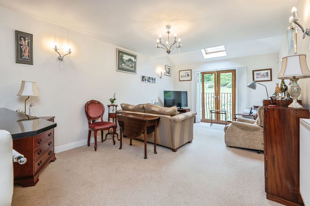 Property photo 3 of 16