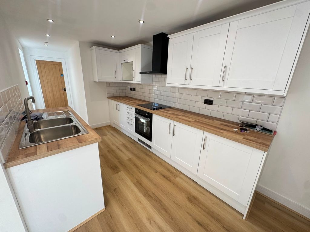 Property photo 3 of 20 5384483