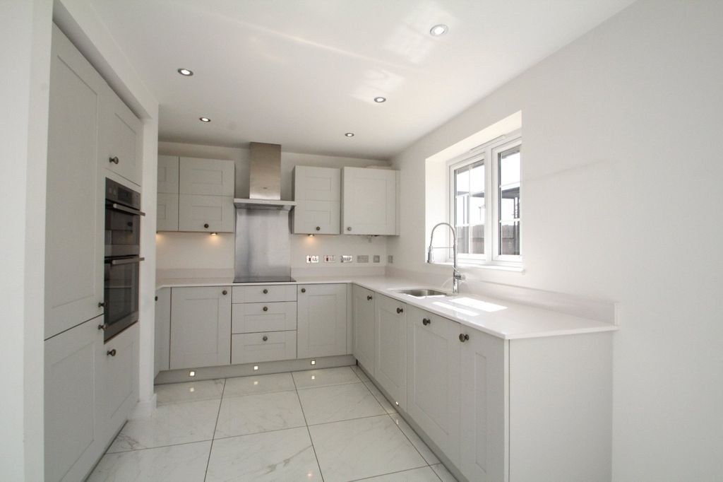 Property photo 2 of 11 Picture No. 19