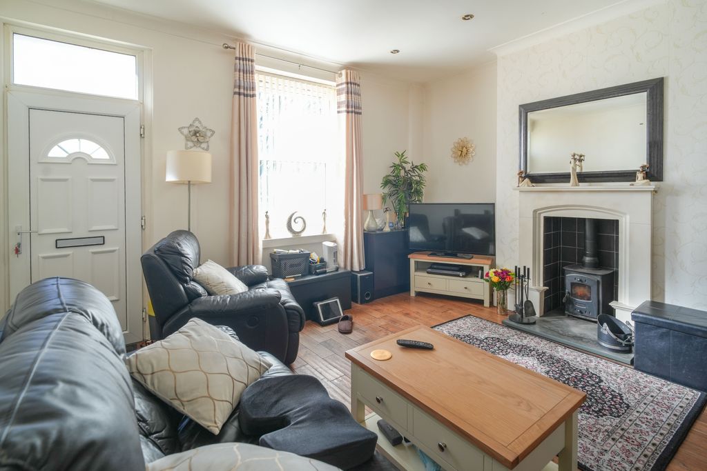 Property photo 3 of 17