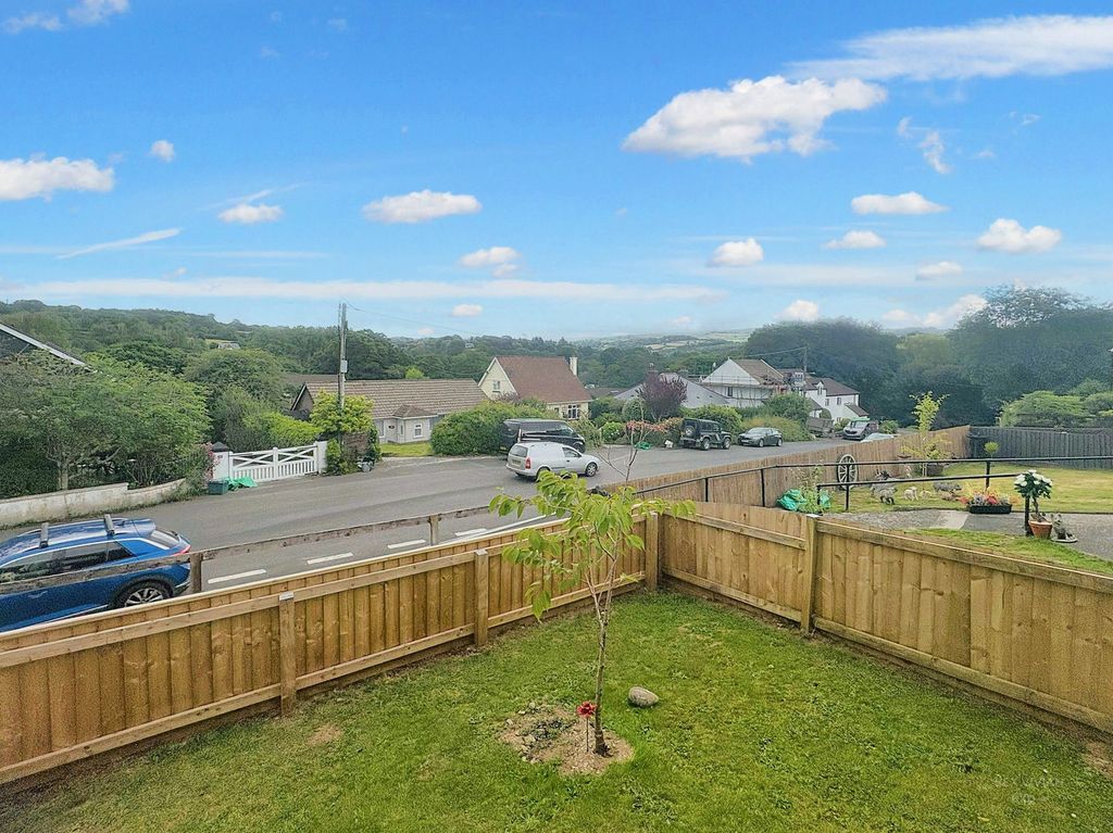 Property photo 3 of 21