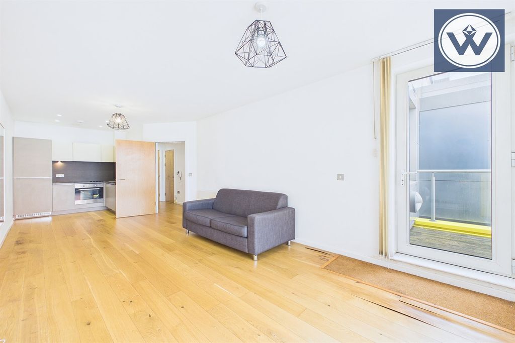 Property photo 1 of 11 (Main)