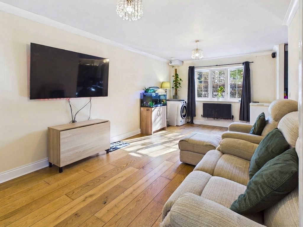 Property photo 2 of 6 Living Room