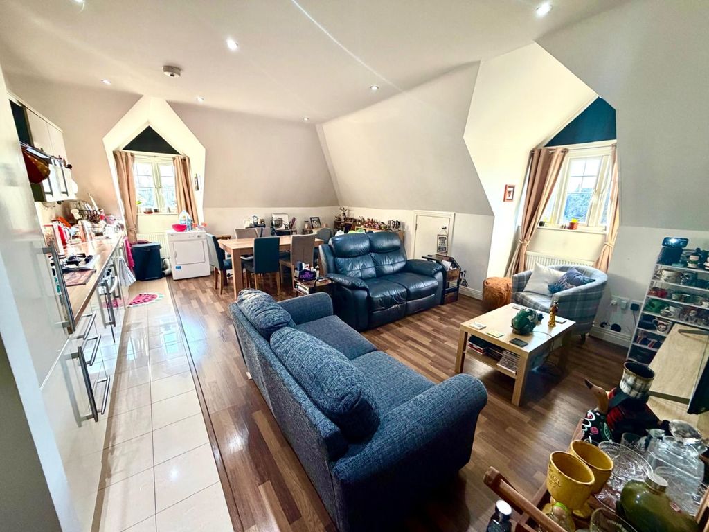 Property photo 2 of 7 Lounge