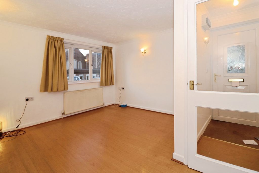 Property photo 2 of 9