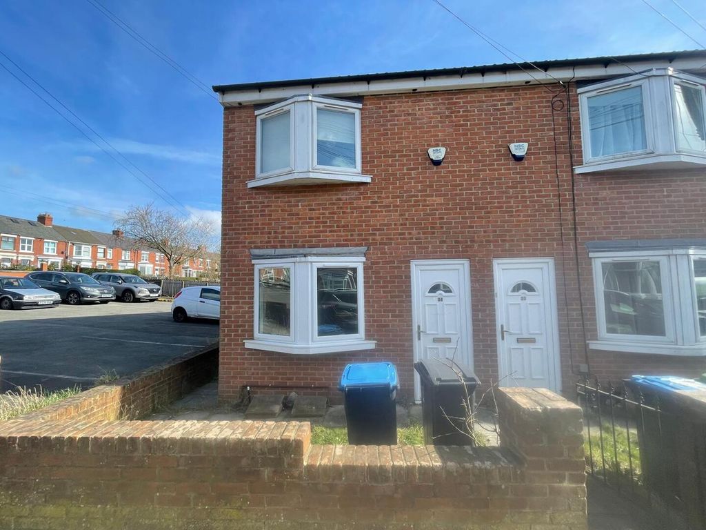 Property photo 1 of 7 Front (Exterior)