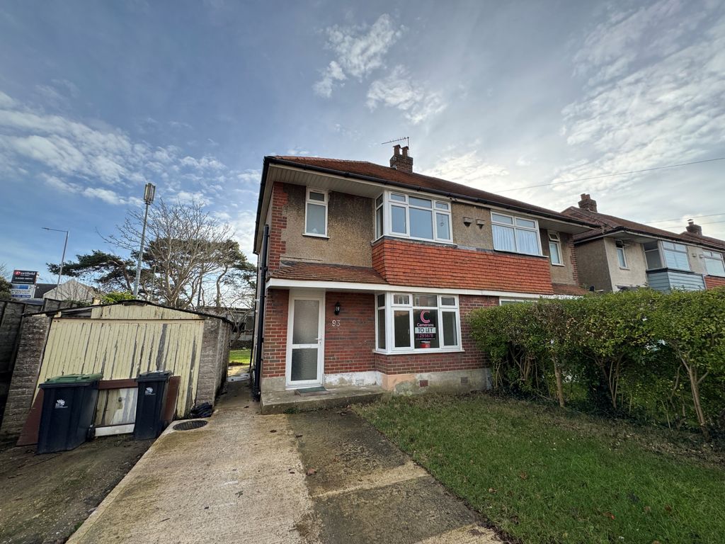 Property photo 1 of 12 Three Bedroom Semi Detached House