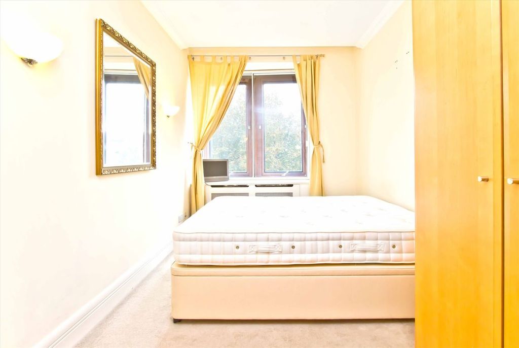 Property photo 3 of 4