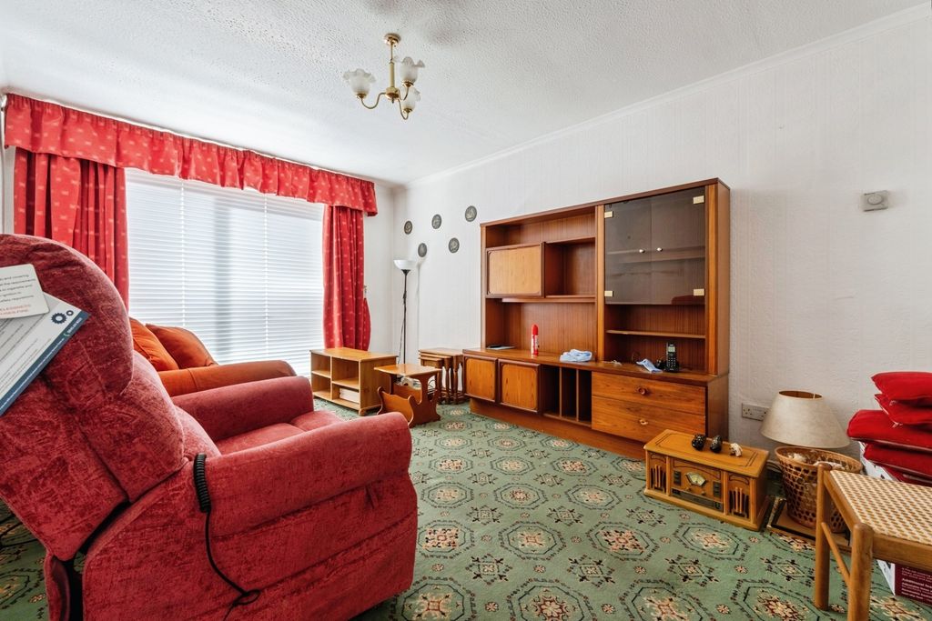 Property photo 3 of 16 Pbox-Img.Jpg