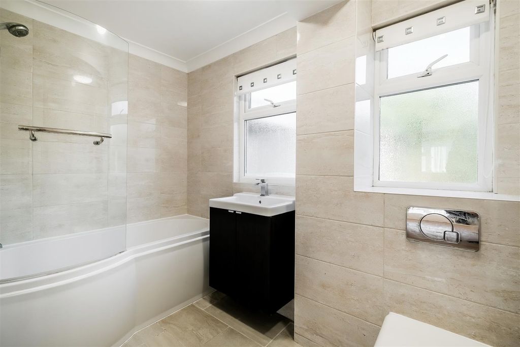 Property photo 3 of 18 3
