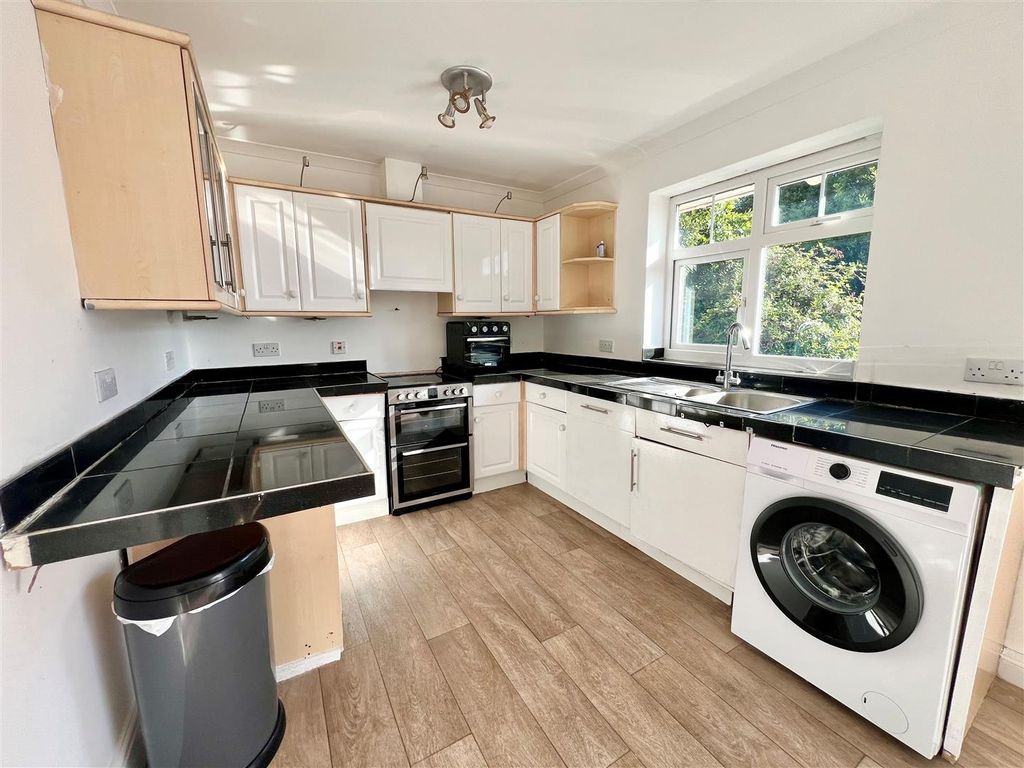 Property photo 3 of 22