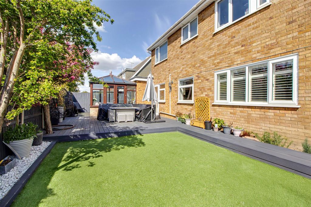 Property photo 2 of 26
