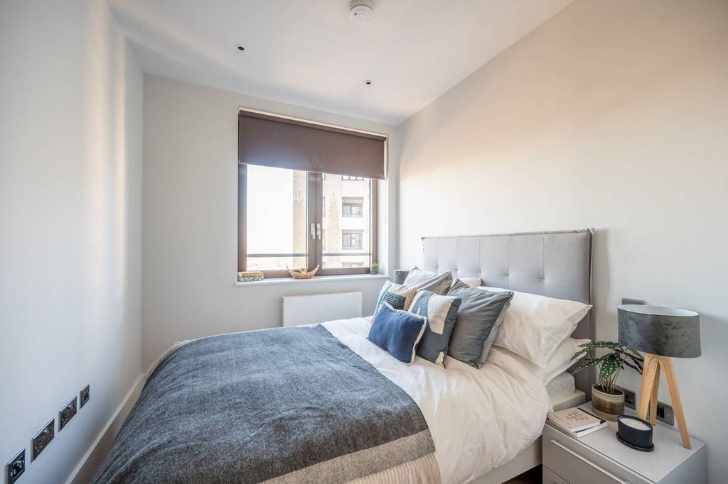 Property photo 3 of 23