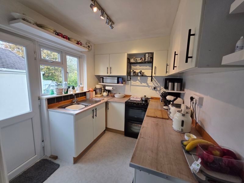 Property photo 3 of 9 Photo 7