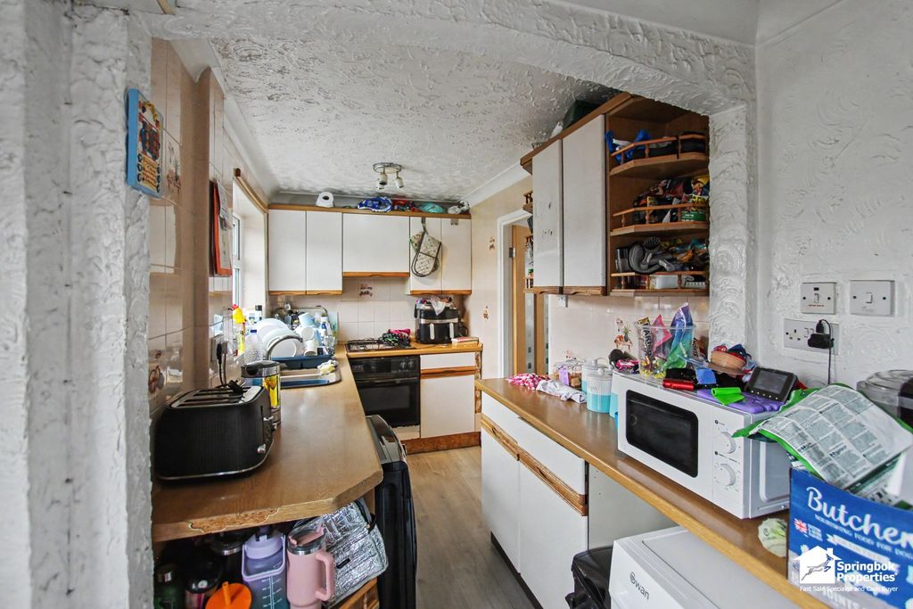 Property photo 3 of 11 Image 2