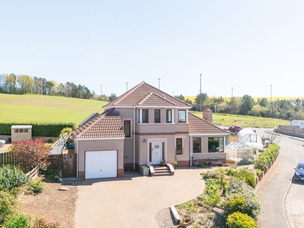 Property photo 2 of 44