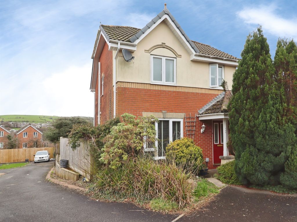 Property photo 2 of 14