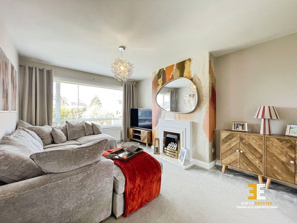 Property photo 2 of 32