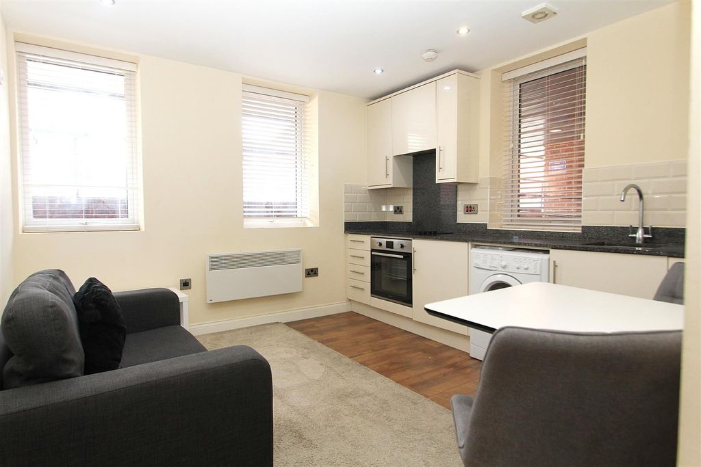 Property photo 1 of 5 Living Room .Jpg