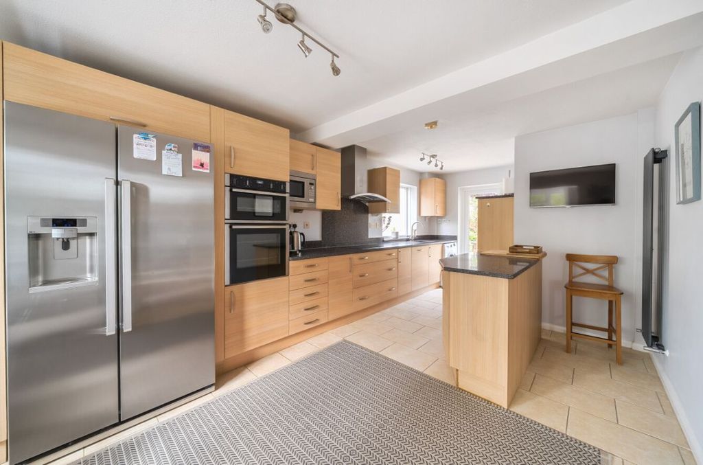 Property photo 3 of 20