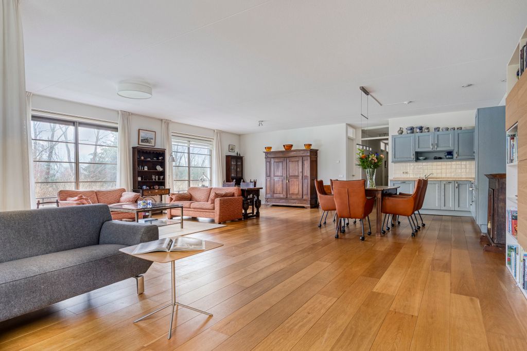 Property photo 3 of 35