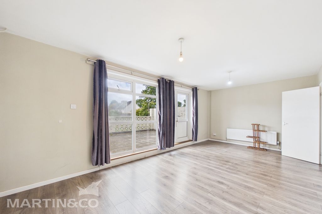 Property photo 2 of 9 Cam01953G0-Pr0160-Still005