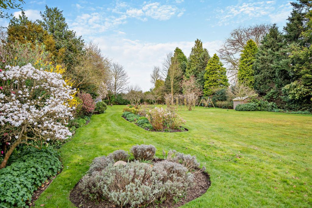Property photo 3 of 28