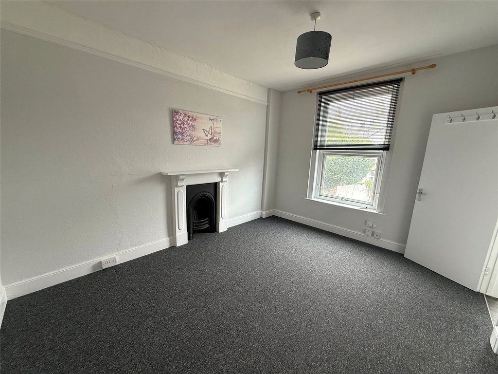 Property photo 2 of 7 Picture No. 11