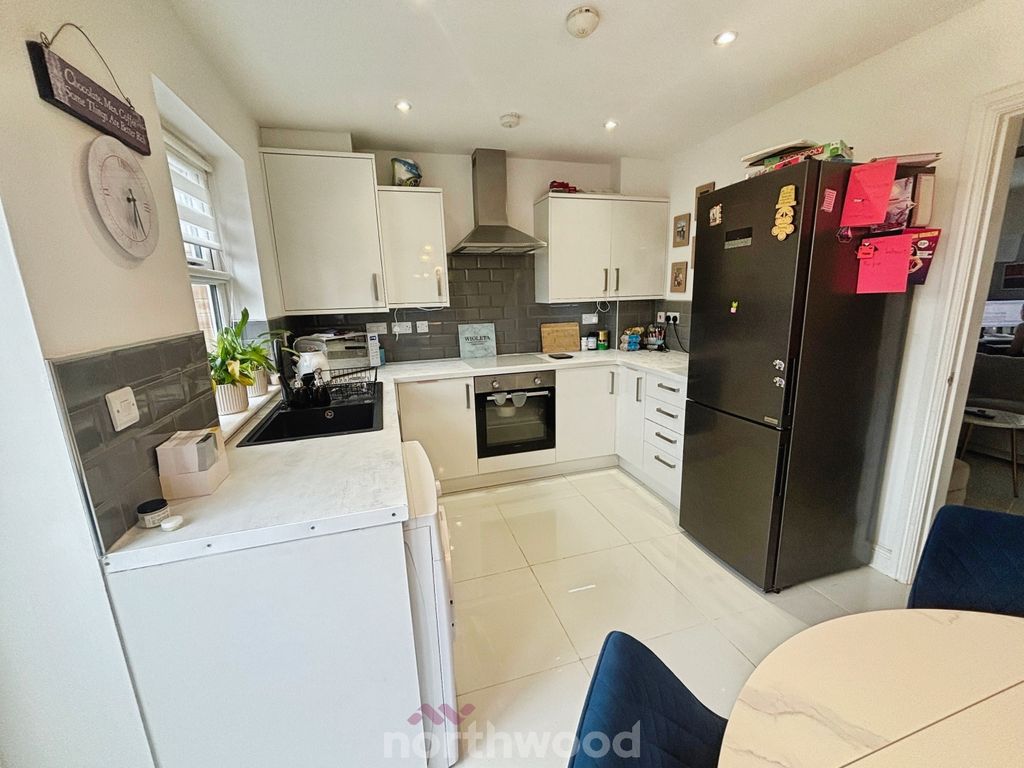 Property photo 3 of 18