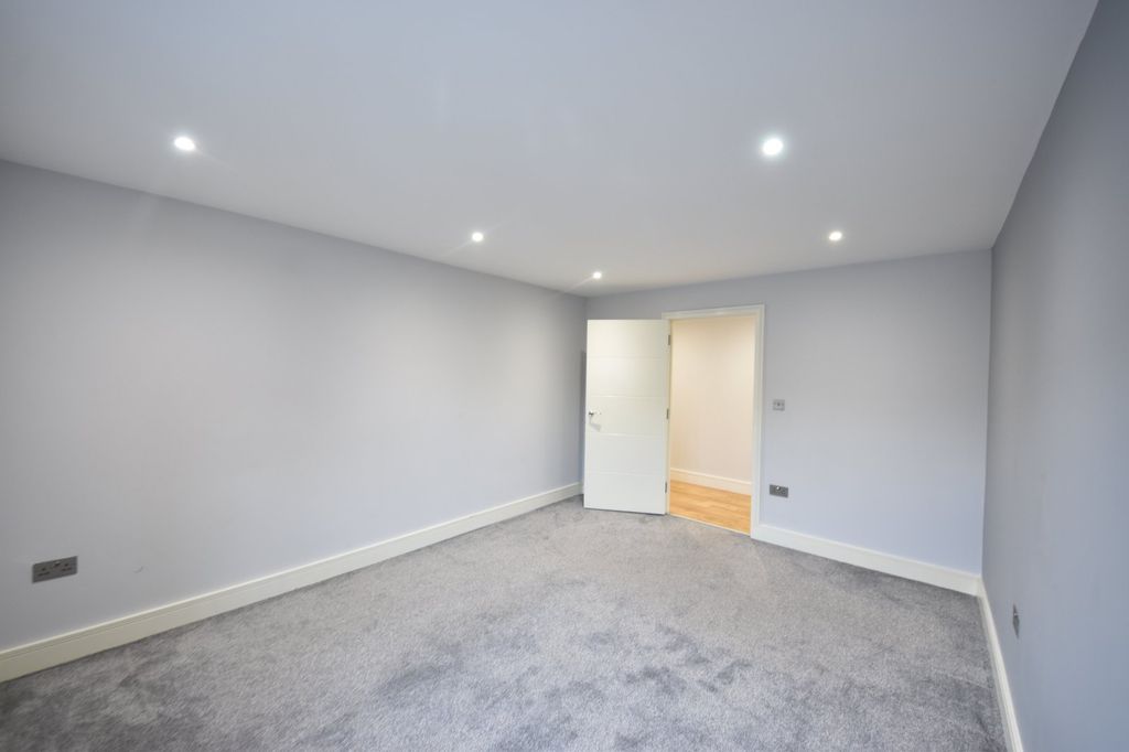 Property photo 3 of 13 Bedroom